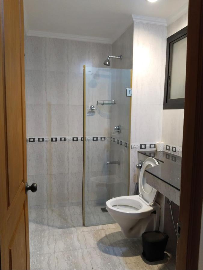 Riviera Palms 1 Luxury 1 Bhk Apartment With Swimmimg Pool View- Arpora - Near Baga Beach オールド･ゴア エクステリア 写真