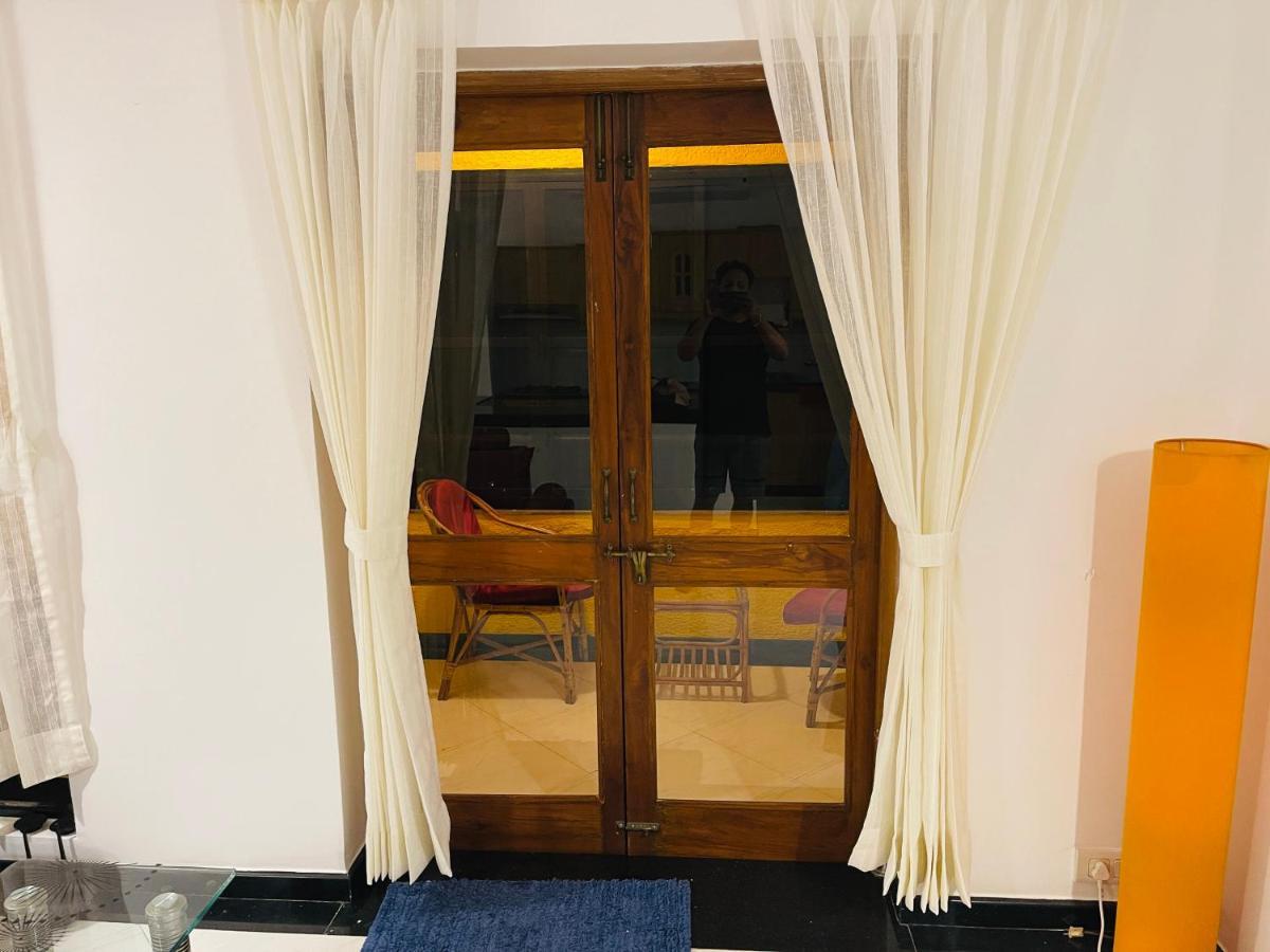 Riviera Palms 1 Luxury 1 Bhk Apartment With Swimmimg Pool View- Arpora - Near Baga Beach オールド･ゴア エクステリア 写真