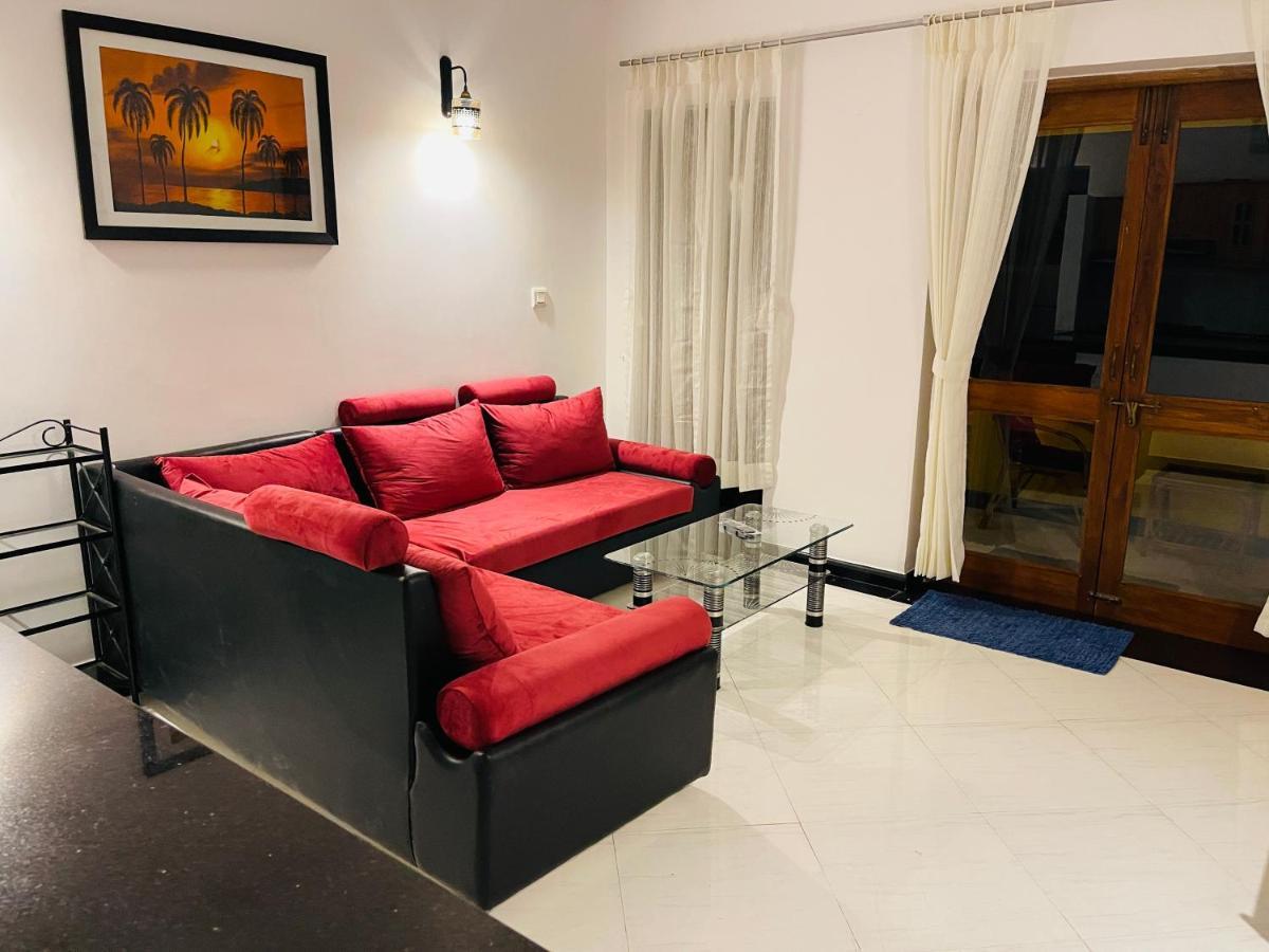 Riviera Palms 1 Luxury 1 Bhk Apartment With Swimmimg Pool View- Arpora - Near Baga Beach オールド･ゴア エクステリア 写真